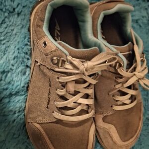 Altra Gray and Teal Athletic Shoes